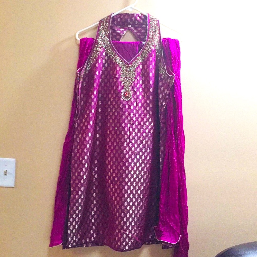 Gorgeous Brocade silk designer Indian / Pakistani ladies 3 piece suit / size 36
